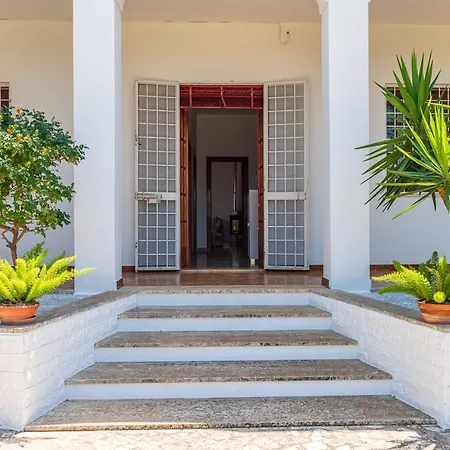 Beach With Private Pool In Peaceful Location * Torre Suda