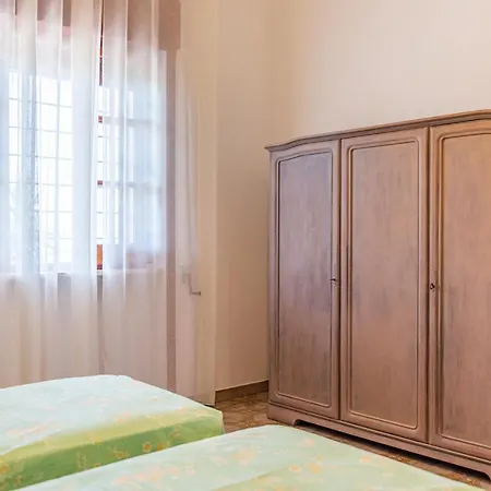 Willa Beach With Private Pool In Peaceful Location